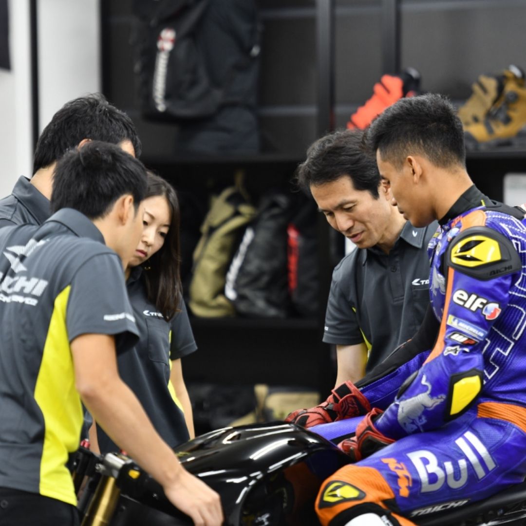 RS Taichi GP Evo R Racing Gloves - Image 3