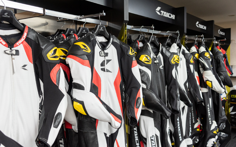 Invest in a premium riding suit for unmatched protection, comfort, and all-weather performance. Ride safer with CE-certified gear built to last.